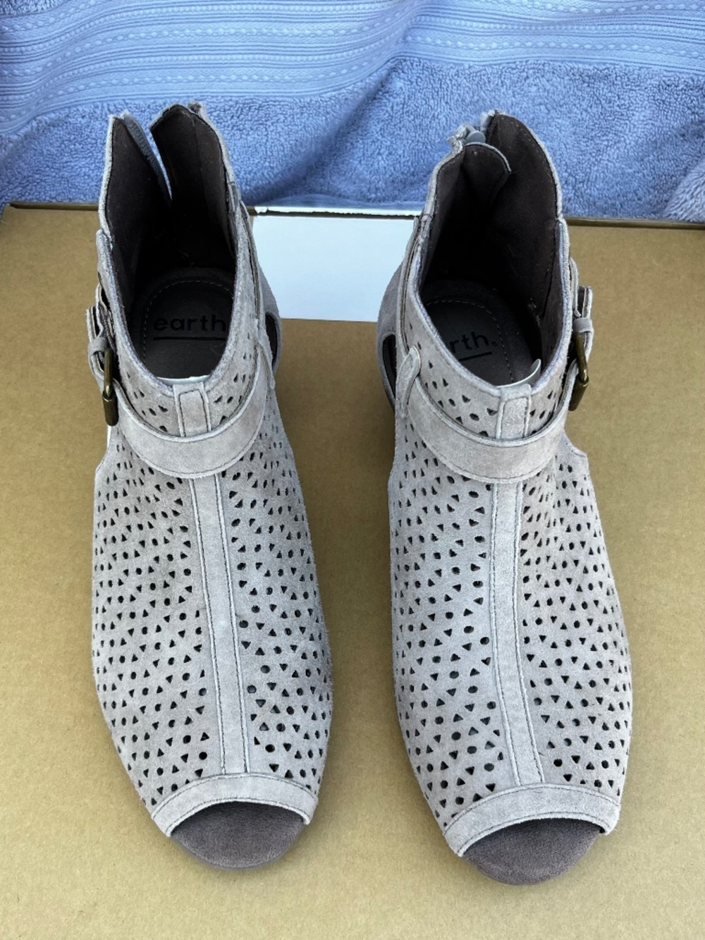 Earth shoe open toe suede shoes